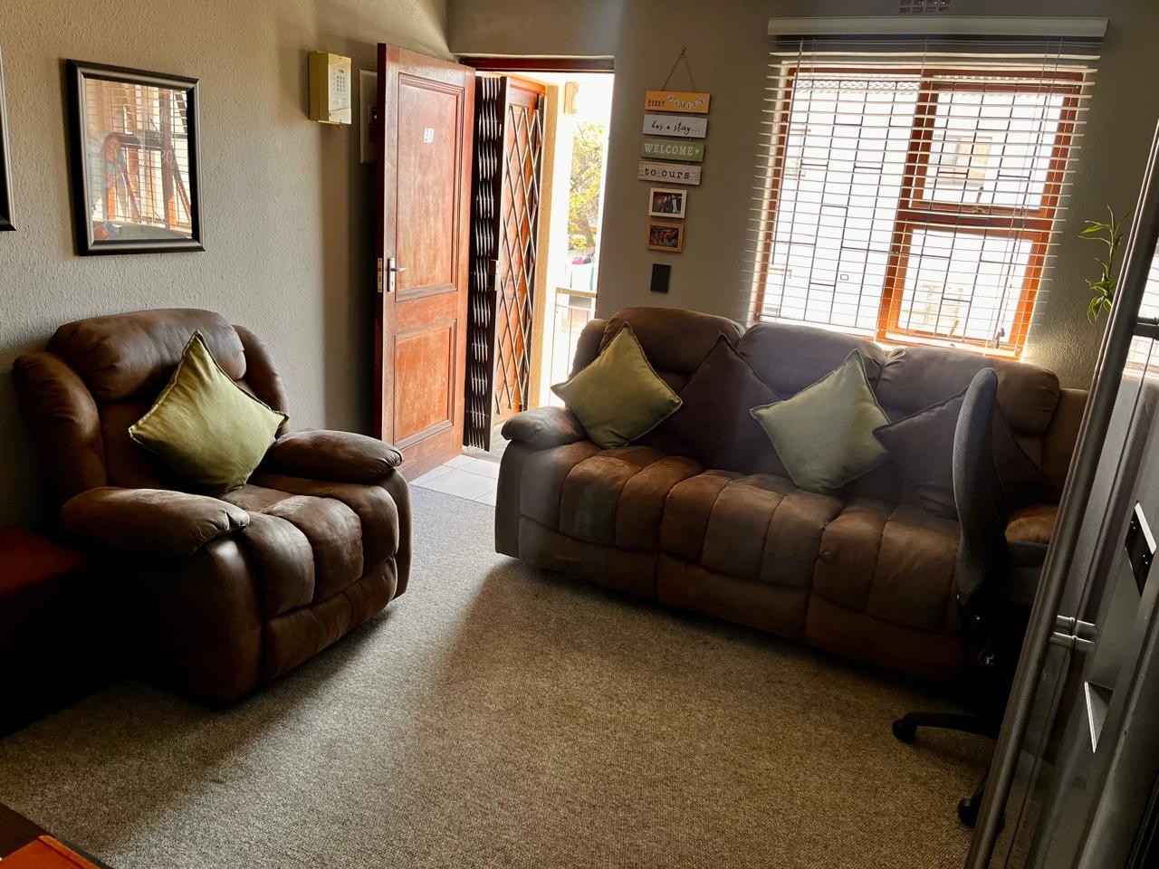 Charming Apartment for sale in Kuils River Charming Apartment for sale in Kuils River