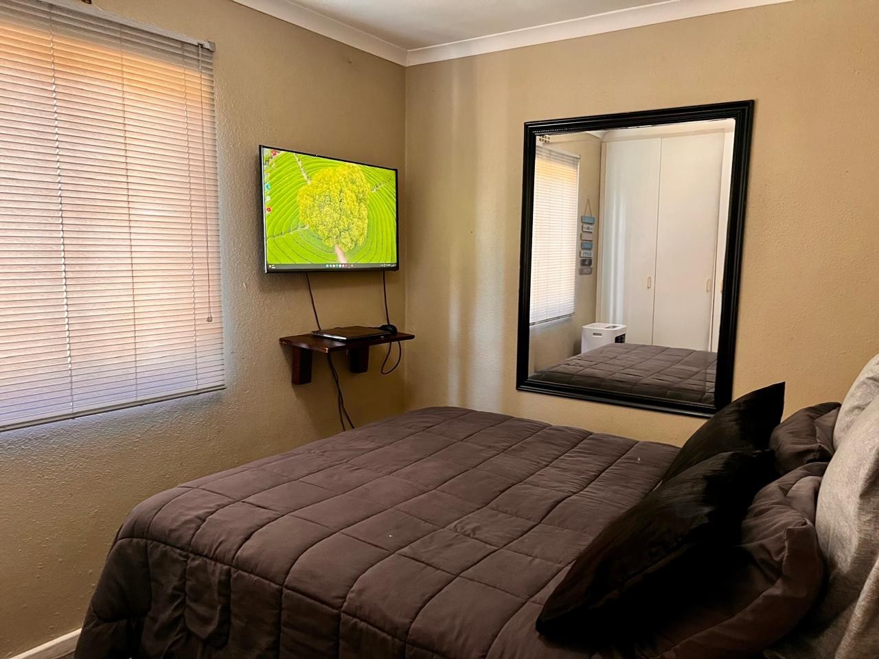 Charming Apartment for sale in Kuils River Charming Apartment for sale in Kuils River